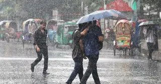 দেশের বিভিন্ন অঞ্চলে আজ বজ্রবৃষ্টির আভাস